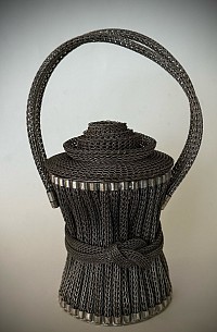 A contemporary Metal Mesh purse