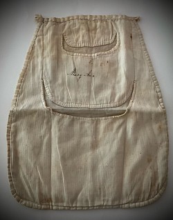 woman’s pocket - rare example with 2 pockets