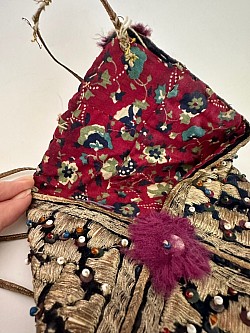 interior view, dowry purse with Russian cotton lining