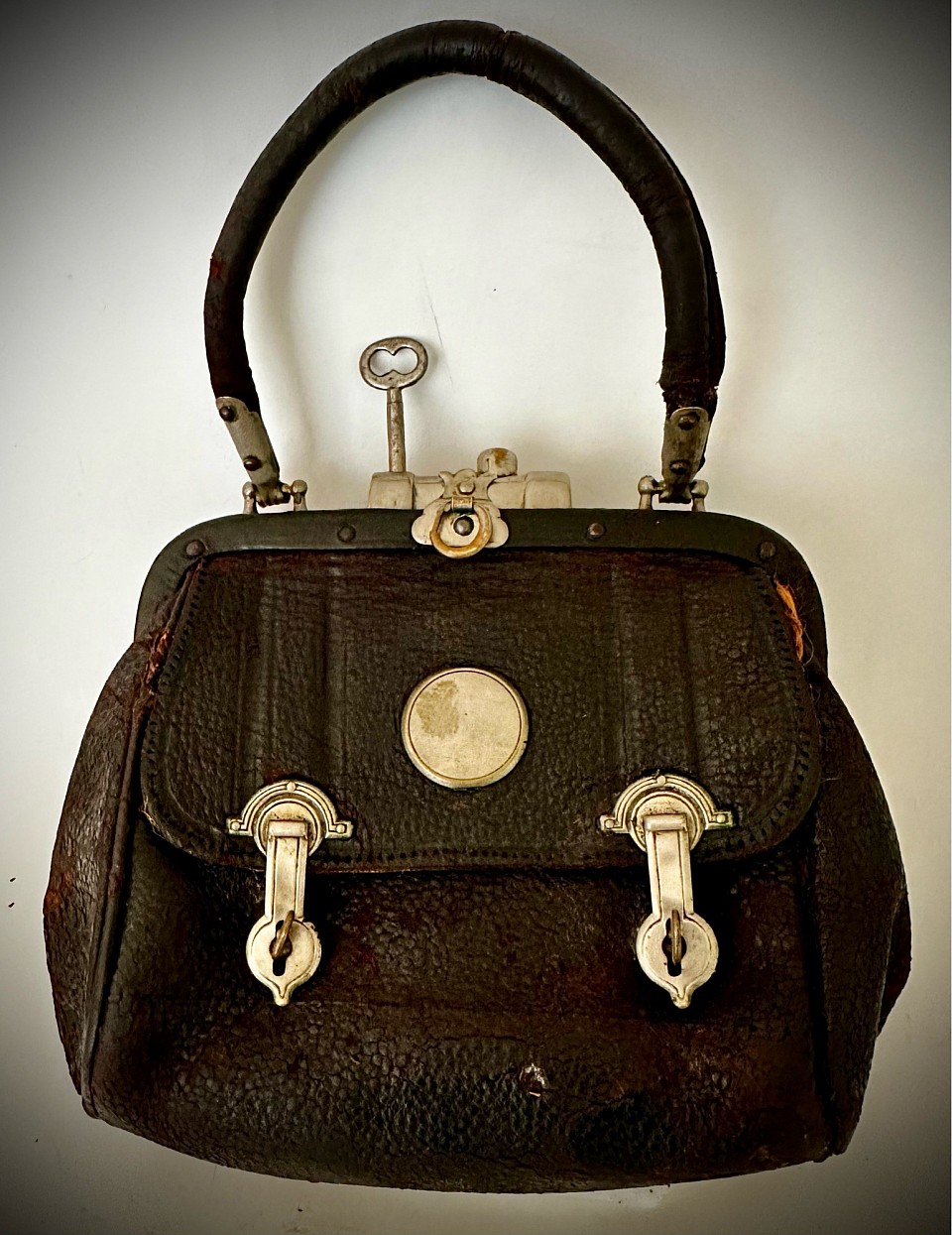 Rare Victorian Handbag with original lock & key & outside pockets